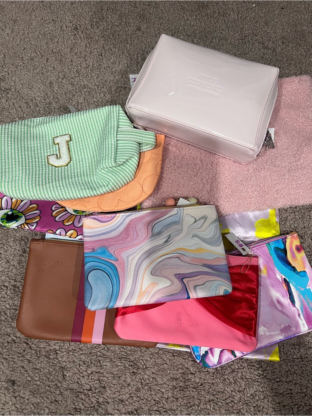 LIVE SHOW MAKEUP BAGS - Picture 1 of 1